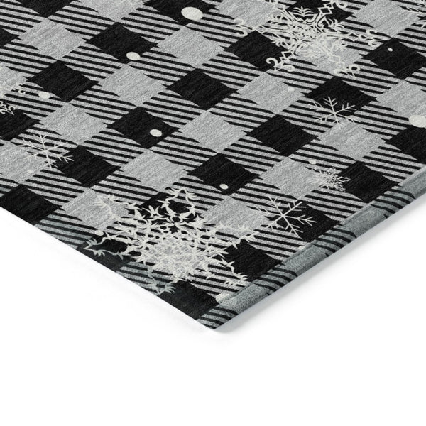 HomeRoots 8' Gray Black and Ivory Round Plaid Area Rug – Durable, Washable, Stylish for Indoor & Outdoor Use 621672