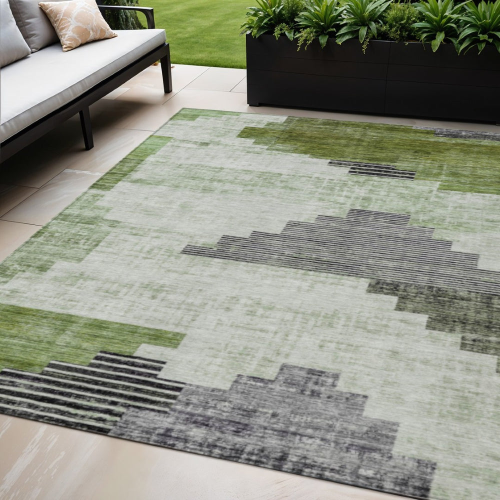 HomeRoots 5' X 8' Stylish Fern Green Geometric Washable Area Rug for Indoor & Outdoor Spaces, Easy Care 621917
