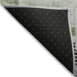 HomeRoots 8' Fern Green Geometric Round Area Rug - Washable, Durable, Indoor/Outdoor Perfect for High Traffic Areas 621918
