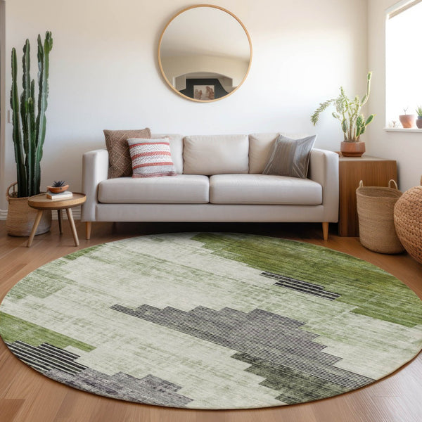 HomeRoots 8' Fern Green Geometric Round Area Rug - Washable, Durable, Indoor/Outdoor Perfect for High Traffic Areas 621918