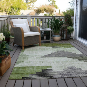 HomeRoots 8' X 10' Stylish Fern Green Geometric Area Rug - Washable, Durable, Indoor/Outdoor for Versatile Spaces 621919