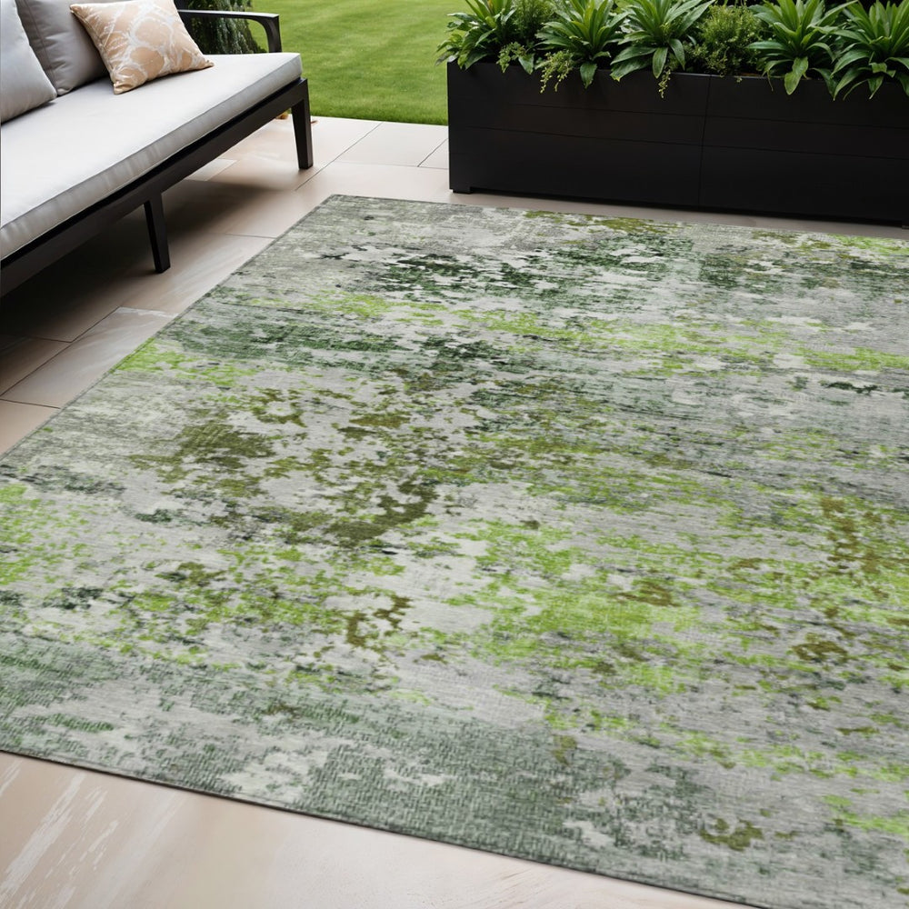 HomeRoots 5' Modern Abstract Artichoke Green, Ivory & Gray Washable Area Rug for Indoor/Outdoor Spaces 621941