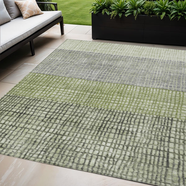 HomeRoots 5' Artichoke Green and Gray Geometric Rug - Washable, Stain-Resistant for Indoor and Outdoor Use! 621983