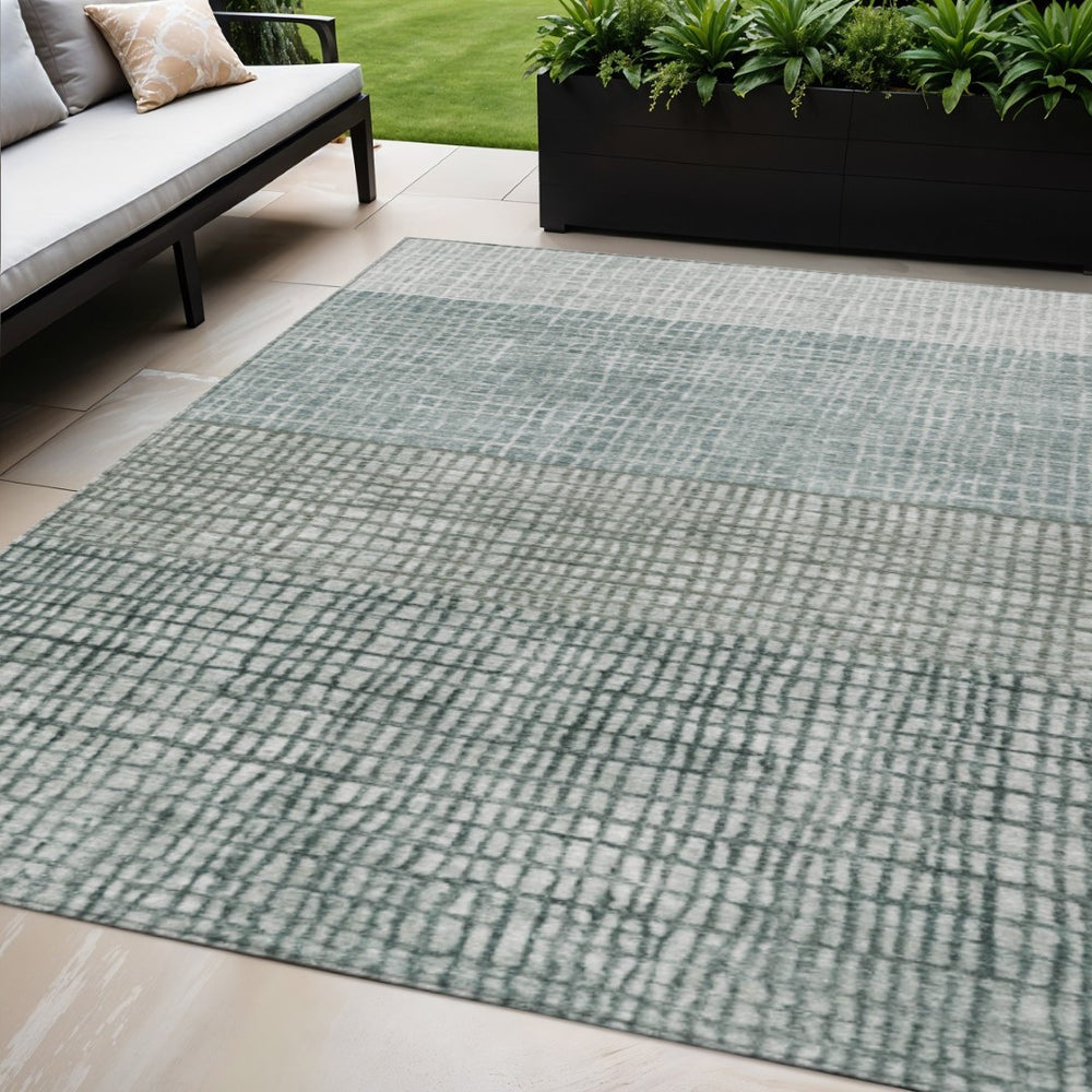HomeRoots 5' Aqua and Gray Geometric Washable Area Rug - Stylish, Durable, Indoor/Outdoor, Easy Care Design! 621989