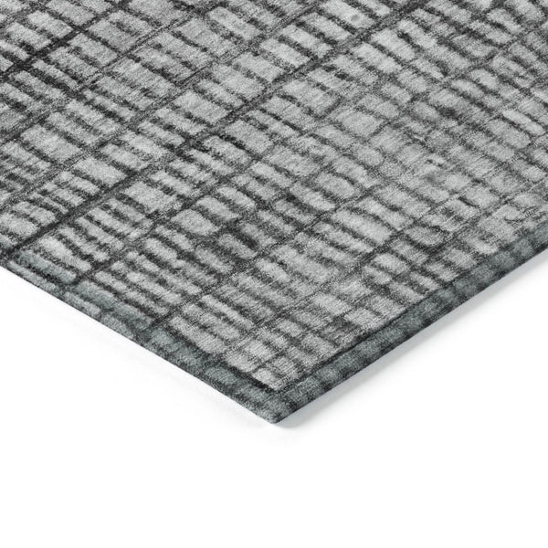 HomeRoots 8' Gray and Silver Round Geometric Area Rug - Stylish, Washable, Durable for Indoor & Outdoor Use 622020