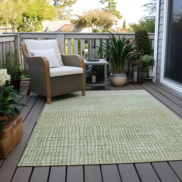 HomeRoots 5' Sage and Ivory Geometric Indoor Outdoor Area Rug - Stylish, Washable, Durable for High Traffic Spaces 622037
