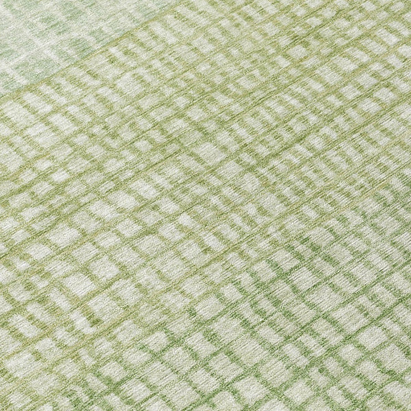 HomeRoots 8' Sage and Ivory Round Geometric Rug - Durable, Washable, Perfect for Indoor & Outdoor Spaces! 622038