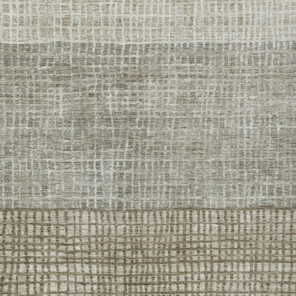 HomeRoots 5' Taupe and Ivory Geometric Area Rug - Washable Versatile Indoor/Outdoor Rug for High-Traffic Areas 622055