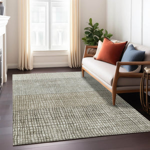 HomeRoots 5' Taupe and Ivory Geometric Area Rug - Washable Versatile Indoor/Outdoor Rug for High-Traffic Areas 622055