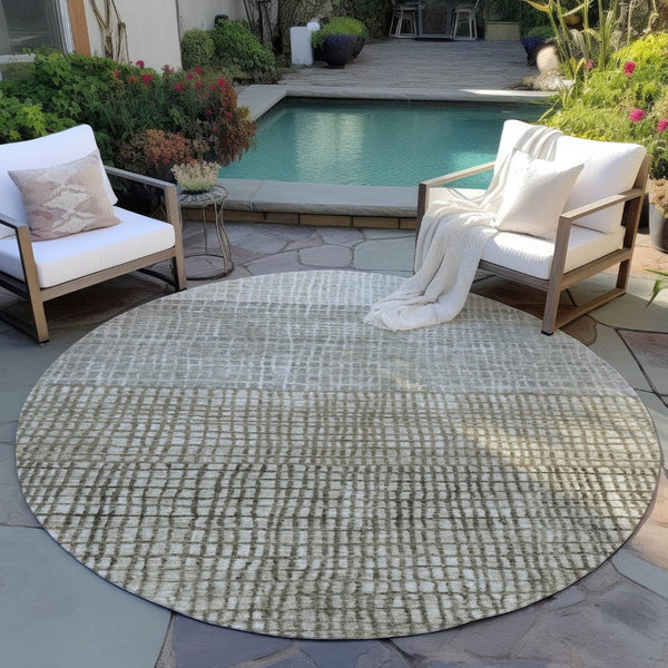 HomeRoots 8' Taupe and Ivory Round Geometric Area Rug - Durable, Washable, Indoor/Outdoor Style for Any Space 622056