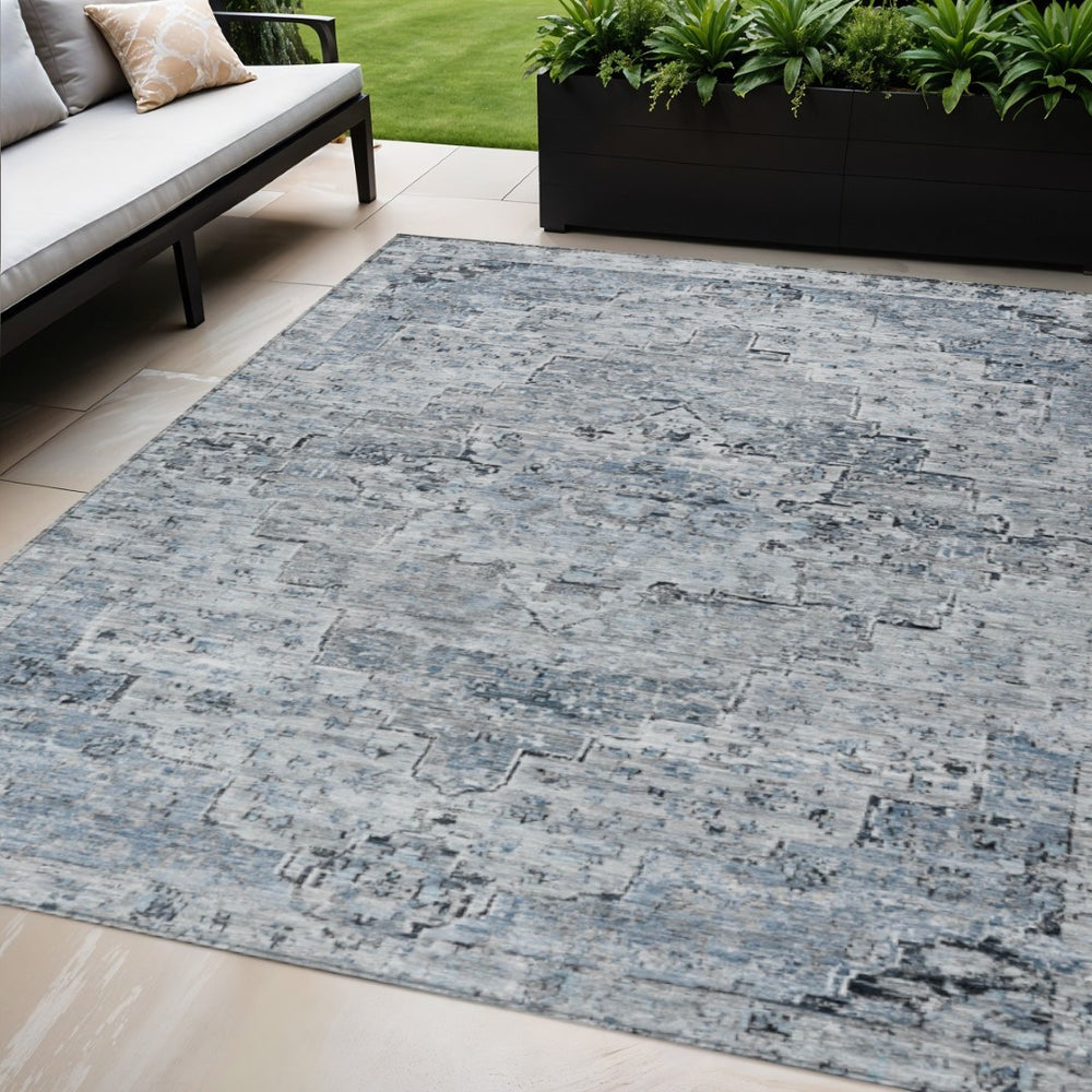 HomeRoots 5' Sky Blue and Denim Blue Medallion Indoor Outdoor Area Rug - Washable, Durable, Stylish Décor! 622079