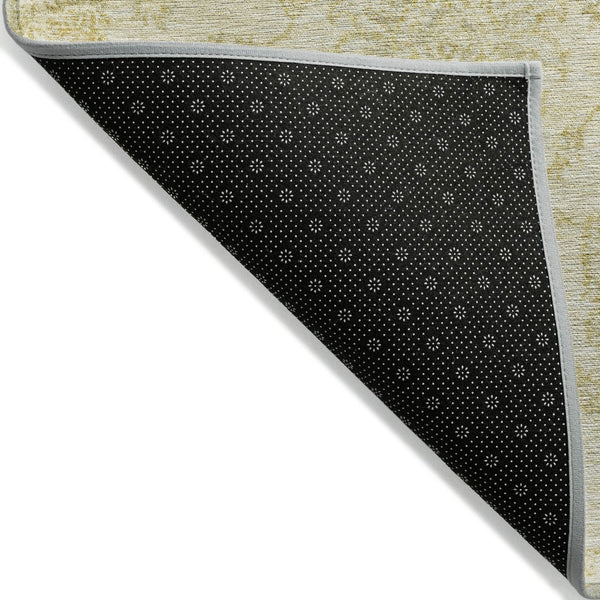 HomeRoots 8' Gold and Beige Round Damask Rug - Stylish Washable Indoor/Outdoor Area Rug for Easy Care & Durability 622116