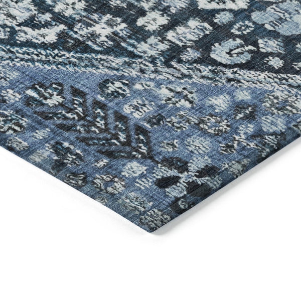 HomeRoots 8' Blue and Ivory Round Aztec Rug – Durable, Washable, Stylish for Indoor & Outdoor Spaces, Easy Care 622134