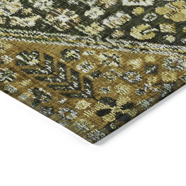 HomeRoots 5' Olive Green & Brown Aztec Area Rug - Stylish, Washable Indoor/Outdoor Carpet for All Spaces! 622151