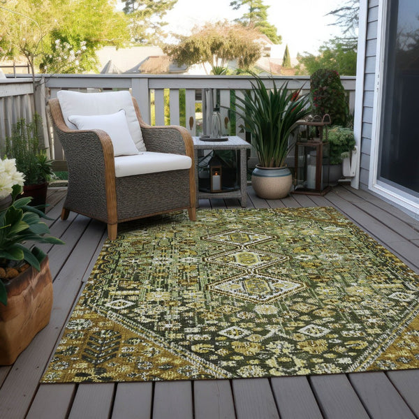 HomeRoots 5' Olive Green & Brown Aztec Area Rug - Stylish, Washable Indoor/Outdoor Carpet for All Spaces! 622151