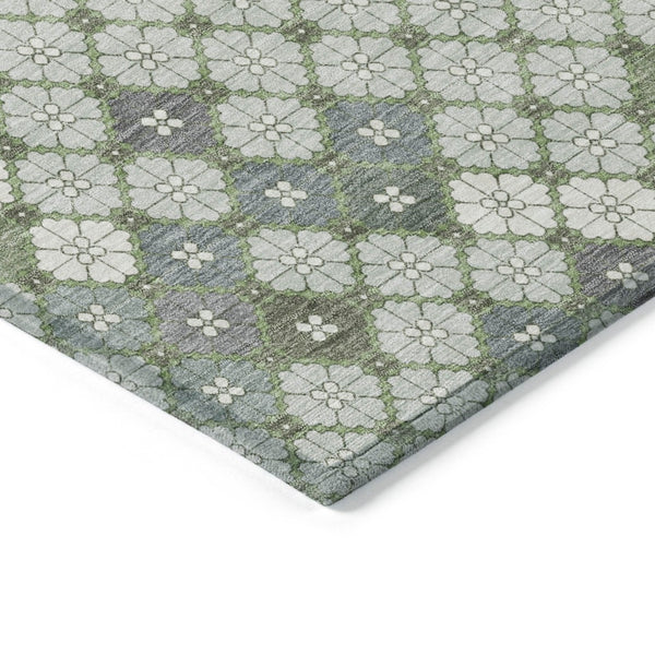HomeRoots 8' Round Geometric Area Rug in Mint Green, Gray & Ivory - Stylish, Washable & Versatile for Any Space 622296
