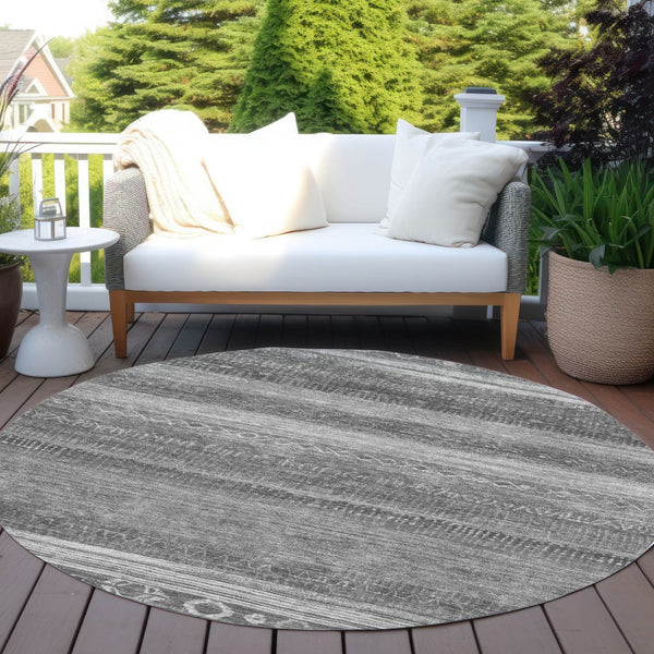 HomeRoots 5' Gray and Silver Aztec Area Rug - Durable, Washable Design for Indoor and Outdoor Spaces 8' Round 622608