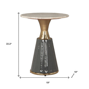 HomeRoots 22" Clear and Gold Pedestal End Table - Modern Elegance for Living Rooms, Bedrooms & Entryways 622673