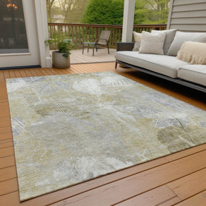 HomeRoots 5' Beige and Ivory Floral Area Rug - Stylish, Washable, Indoor/Outdoor Durability for High-Traffic Areas 5' X 8' 622750