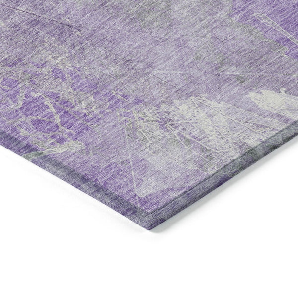 HomeRoots 5' Elegant Lavender and Ivory Floral Area Rug - Durable, Washable Design for Indoor and Outdoor Use 5' X 8' 622762