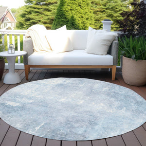 HomeRoots 5' Stylish Sky Blue and Ivory Abstract Washable Area Rug for Indoor & Outdoor High-Traffic Spaces 8' Round 622829