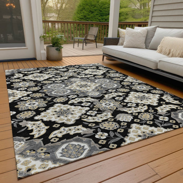 HomeRoots 5' Black Gray Beige Medallion Indoor Outdoor Area Rug – Stylish, Washable & Durable for All Spaces 8' X 10' 622842