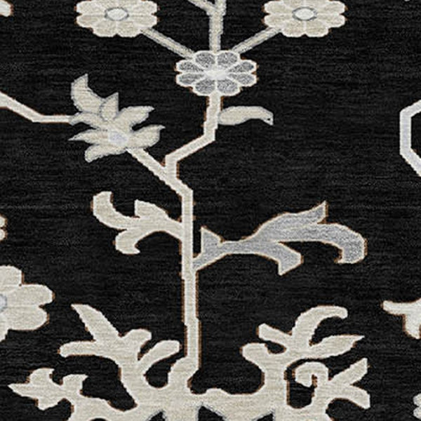 HomeRoots 5' Elegant Black Ivory Gray Floral Washable Area Rug for Indoor and Outdoor High-Traffic Spaces 8' Round 622930