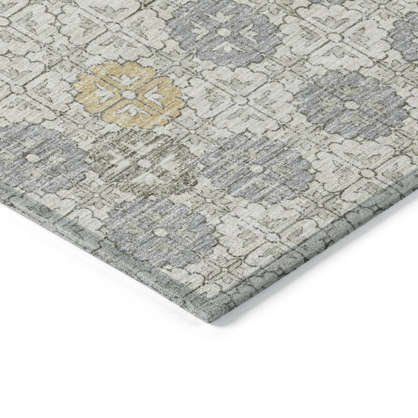 HomeRoots 5' Modern Ivory and Gold Geometric Area Rug - Stylish, Washable, Indoor/Outdoor, Stain-Resistant 8' Round 622972