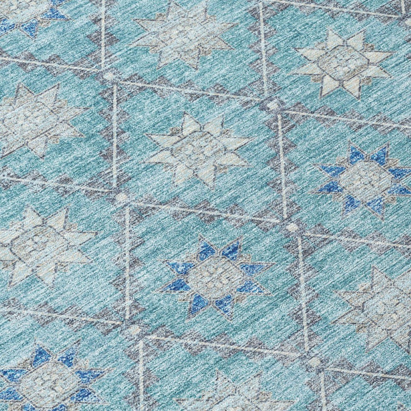 HomeRoots 5' Stunning Teal Blue and Gray Floral Indoor-Outdoor Area Rug for Timeless Style and Durability 8' Round 623068