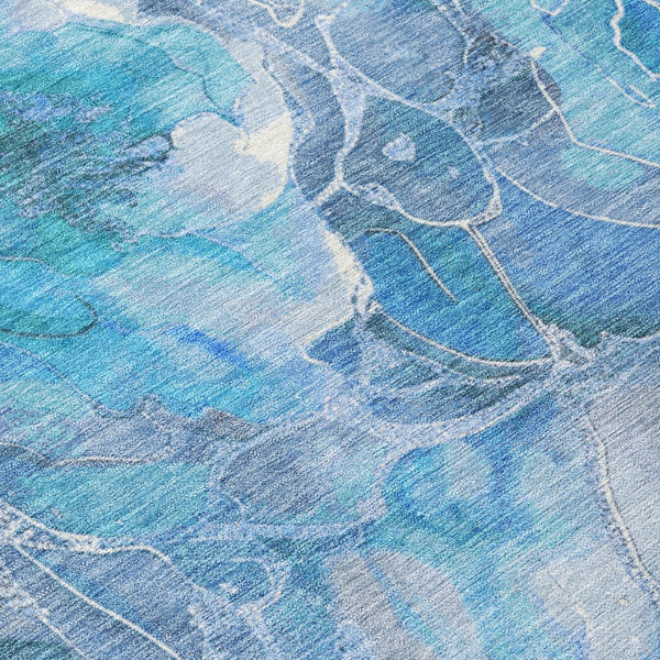 HomeRoots 5' Blue and Gray Floral Area Rug - Durable, Washable Indoor/Outdoor Design for Timeless Elegance 5' X 8' 623079