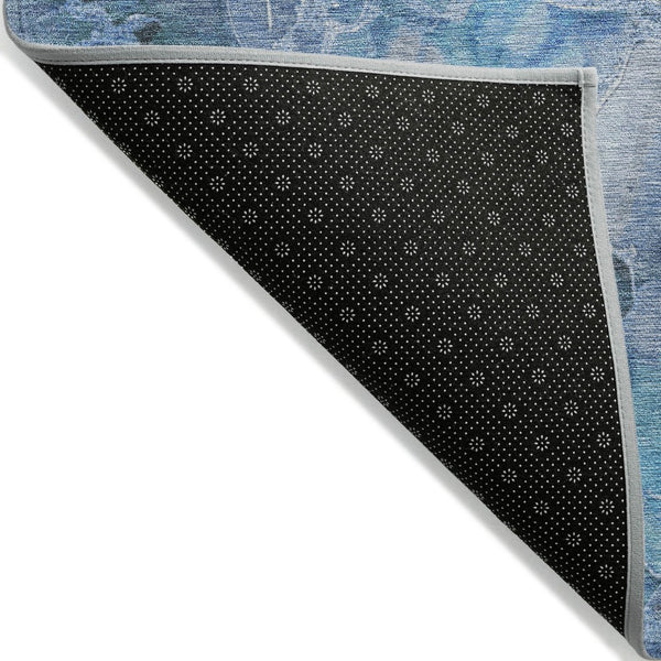 HomeRoots 5' Blue and Gray Floral Area Rug - Durable, Washable Indoor/Outdoor Design for Timeless Elegance 8' Round 623080