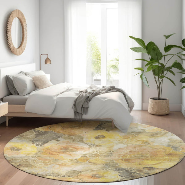 HomeRoots 5' Elegant Gold and Gray Floral Area Rug - Durable, Washable Design for Indoor and Outdoor Spaces 8' Round 623086