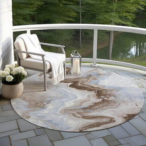HomeRoots 5' Taupe and Ivory Abstract Area Rug - Stylish Washable Design for Indoor and Outdoor Spaces 8' Round 623182