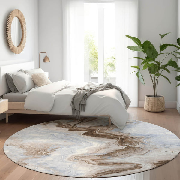 HomeRoots 5' Taupe and Ivory Abstract Area Rug - Stylish Washable Design for Indoor and Outdoor Spaces 8' Round 623182