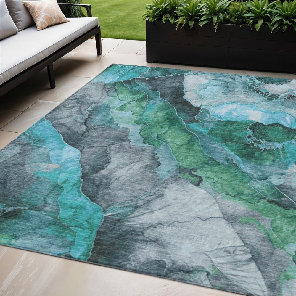 HomeRoots 5' Teal Blue and Ivory Floral Area Rug – Stylish, Durable, Machine Washable for Indoor/Outdoor Use 5' X 8' 623229
