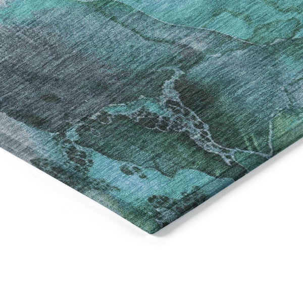HomeRoots 5' Teal Blue and Ivory Floral Area Rug – Stylish, Durable, Machine Washable for Indoor/Outdoor Use 5' X 8' 623229