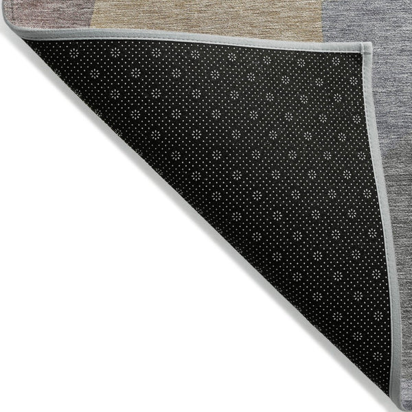 HomeRoots 5' Gray and Gold Abstract Area Rug – Stylish, Washable, Indoor-Outdoor Design for Modern Spaces 8' Round 623290