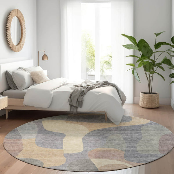 HomeRoots 5' Gray and Gold Abstract Area Rug – Stylish, Washable, Indoor-Outdoor Design for Modern Spaces 8' Round 623290