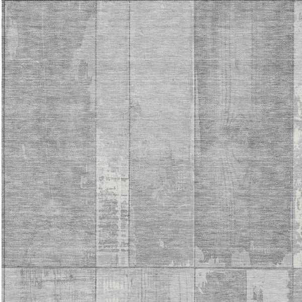 HomeRoots 5' Gray and Silver Geometric Area Rug - Stylish, Washable, Stain-Resistant for Indoor & Outdoor Use 623654