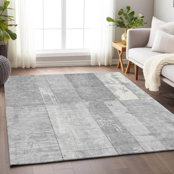 HomeRoots 5' Gray and Silver Geometric Area Rug - Stylish, Washable, Stain-Resistant for Indoor & Outdoor Use 623654