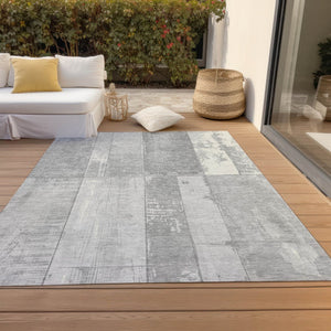 HomeRoots 5' Gray and Silver Geometric Area Rug - Stylish, Washable, Stain-Resistant for Indoor & Outdoor Use 623654