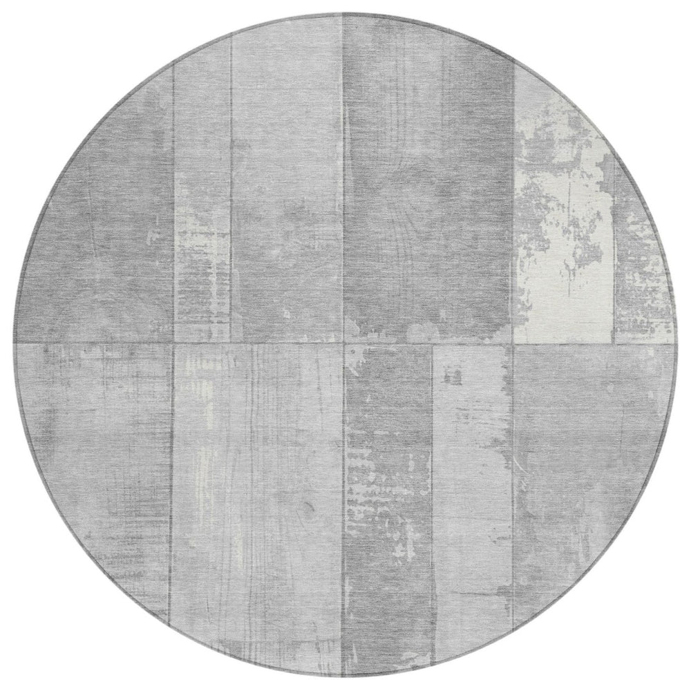HomeRoots 8' Gray and Silver Round Geometric Rug – Washable, Durable Indoor/Outdoor Area Rug for Modern Spaces 623655