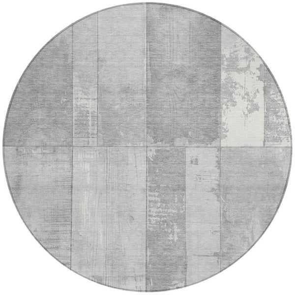 HomeRoots 8' Gray and Silver Round Geometric Rug – Washable, Durable Indoor/Outdoor Area Rug for Modern Spaces 623655