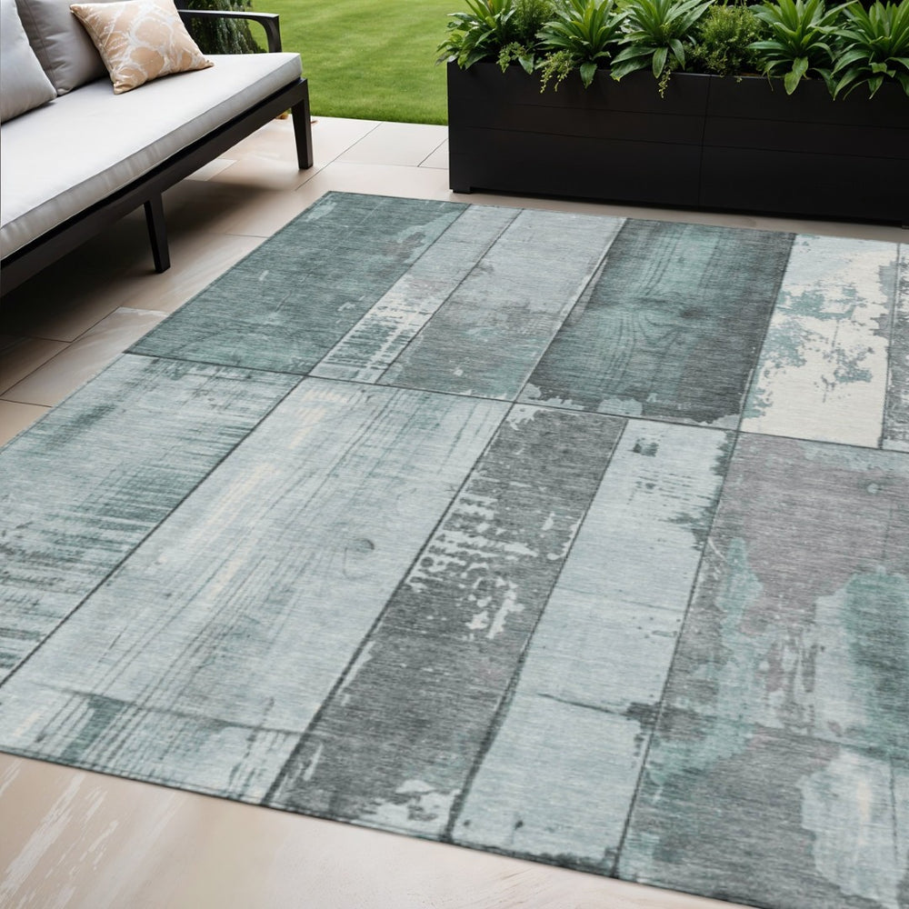 HomeRoots 5' Stylish Pale Aqua & Gray Geometric Area Rug – Washable, Durable for Indoor & Outdoor Use! 623672