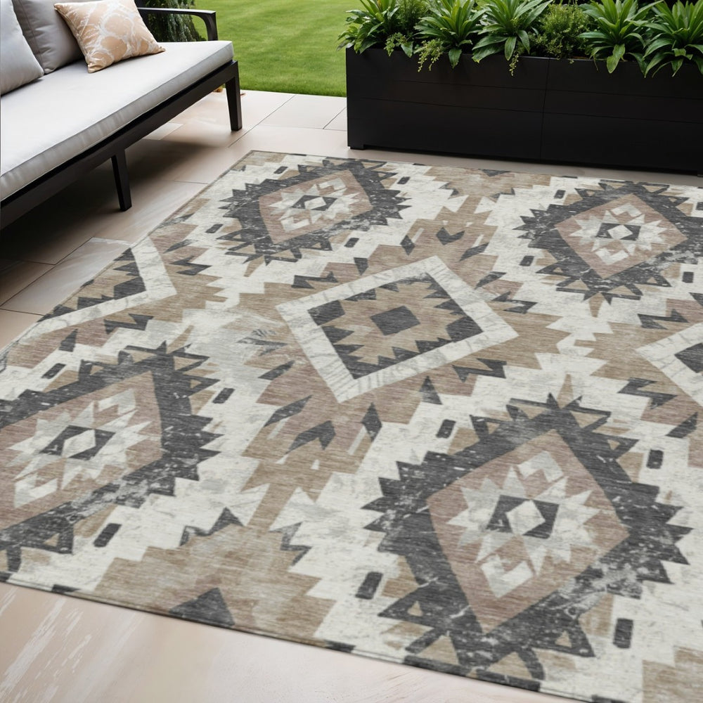 HomeRoots 5' Taupe and Gray Aztec Washable Area Rug - Perfect for Indoor/Outdoor Style & Easy Maintenance! 623726