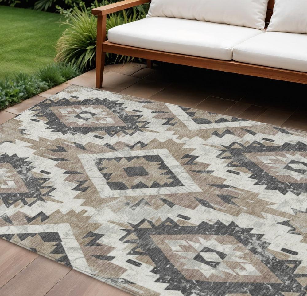 HomeRoots 8' X 10' Taupe and Gray Aztec Washable Rug - Durable Indoor/Outdoor Style for High-Traffic Areas 623728