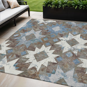 HomeRoots 5' Aztec Area Rug - Durable, Washable, Indoor/Outdoor, Brown & Denim Blue Design for All Spaces! 623744