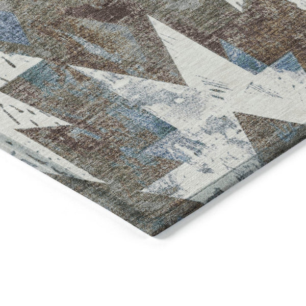 HomeRoots 8' Round Aztec Washable Rug in Brown, Ivory & Denim Blue - Indoor/Outdoor Durable & Stylish Design 623745