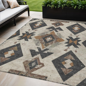 HomeRoots 5' Aztec-Inspired Washable Area Rug in Beige, Brown & Charcoal - Perfect for Indoor/Outdoor Use! 623846
