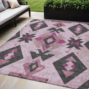 HomeRoots 5' Stylish Pink Charcoal Mauve Aztec Washable Indoor Outdoor Area Rug – Durable, Versatile & Chic! 623870